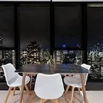 Modern Luxury In The Heart Of Melbourne\'S Cbd