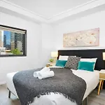 Modern 3 Bed Apartment In Melbourne Cbd