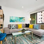 Modern 3 Bed Apartment In Melbourne Cbd