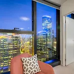 Wow Apartment On Collins 2