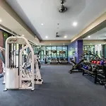 Pristine 2-Bed By Albert Park With Pool & Gym