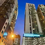 Chic City Views Modern Comfort Near Southern Cross