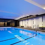 Chic City Views Modern Comfort Near Southern Cross