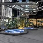 Sky-High Serenity Luxe Apartment On Level 66