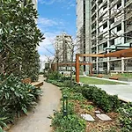 High-Rise 2Br Apt Cbd I Pool, Gym & Prime Location