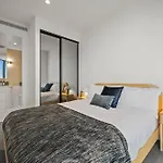 Stupendous Cbd & Garden Views - 2Bdr 2 Bth With Free Parking