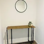 Australia 108 1Bed 1Bath Apt L65