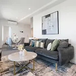 Bright And Modern 2Br Apt With Stunning Bay Views