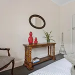 Albert Park Art Deco Gem Sleeps 5 Bevan 4