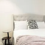 Southbank 2 Bedroom Apartment With Free Parking