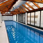 Stylish Unit With Balcony Near Crown Casino