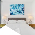 Southbank Central 2-Bed - Pool, Gym & City Views