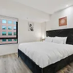 Central Southbank 1-Bed Apartment