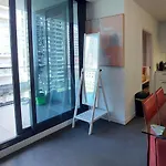 Cbd Modern 2B2B Apt, Indoor Pool Sauna, Nice View