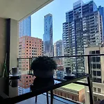 Cbd Modern 2B2B Apt, Indoor Pool Sauna, Nice View