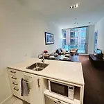 2Bd Melbourne Apt Near Vic Market
