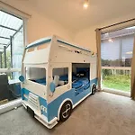 Sanrio Dream Villa Family Retreat With Views
