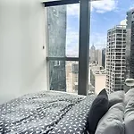 Modern 2Br 2Ba Ritz Pool & Gym
