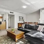 Central 2-Bed Pad With Tennis Court Pool & Gym