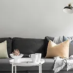 A Stylish & Comfy 2Br Apt Near Southern Cross