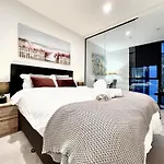 Beautiful 2B1B Cbd Melbourne Apartment