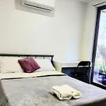Pascoe Vale South, Vic, Australia Stay With Domi