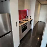 St Kilda Vibes - City Views, Airy 1 Bed Sleeps 2-4