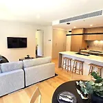 Your 2 Bed Hampton Haven With Parking