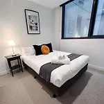 Chic & Cozy 2Br Stay On Iconic Chapel Street