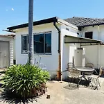 D122 Lovely London Home