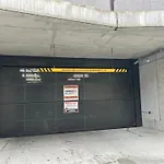 Stylish 2Br Apt Facing Albert Parkpoolparking