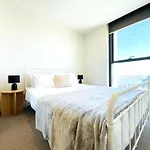 Mega Style Apartments Melbourne Village