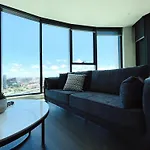 Mega Style Apartments Melbourne Village