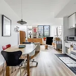 Modern Nomads Mid-Century Cosy 1Br Near Shops At Heart Of Cbd