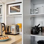 Stylish Apartment In Port Melbourne
