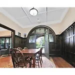 Roderic\'S B&B