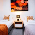 Cozy Spacious Holiday 2B2B Melbourne Cbd Apartment