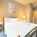 Cozy Cbd 2B2B Apt In Prime Location