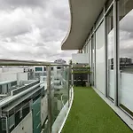 Magnificent Apartment With Car Park And Easy Access To The Beach