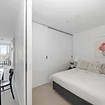 Central 2Br Near Queen Victoria Market