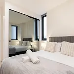 Unparalleled City Convenience 2Br Apt Free Parking #Eq07