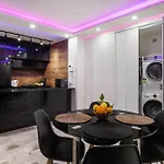 Central Luxury 3Br Apartment For Up To 8 Guests