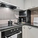 Modern Nomads Fine City-Bound Living With King Bed & Balcony