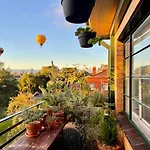Two Bedr Art Deco Flat - East Melb - 5Min To Mcg