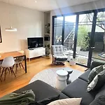 Two Five Zero Richmond Four Bedroom Cityviews Lockup Garage