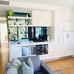 South Melbourne Short Stay Luxury & Location 01728