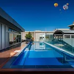 Adele Apartment Hotel East Melbourne