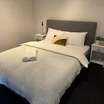 Highview 2 Queen Bed 1 Bath With Gym, Pool And Parking