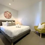 2 Bedroom 1 Bath, Free Parking, Southern Cross, Lvl 42