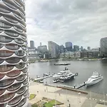 Mt1012 - 1 Bedroom Docklands Delight, Stunning Apartment